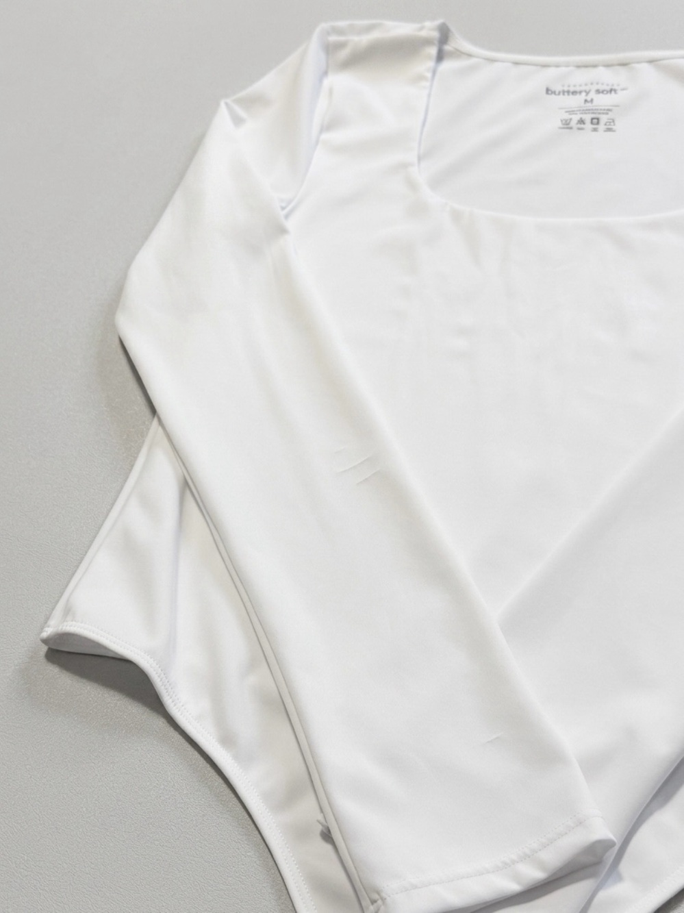 π€β¨ Aeropostale Buttery Soft Long Sleeve Scoop Neck Bodysuit | M